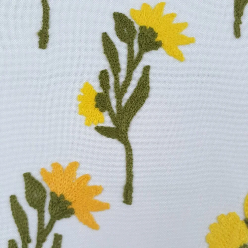 Placemat 13x19 Summer Floral Embroidered Flowers Yellow